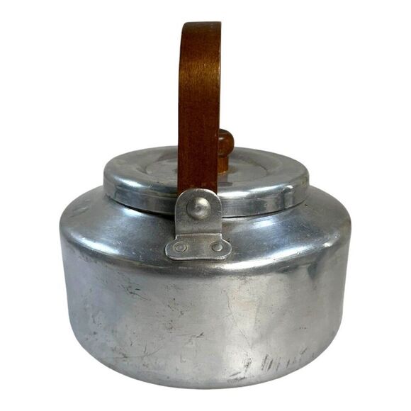 Vintage MCM Aluminum Teapot With Wooden Handle & Lid Retro Kitchen Cottage - Picture 2 of 6